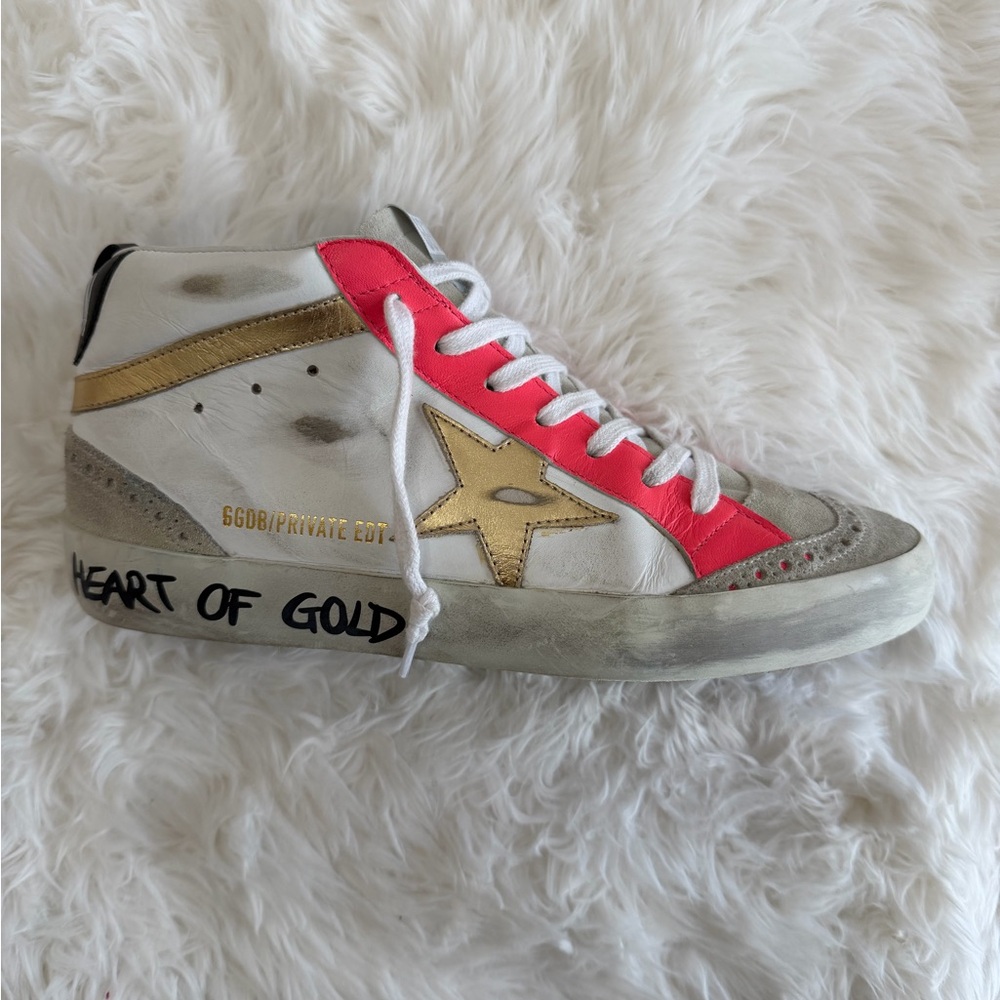 Golden Goose Deluxe Brand Mid
Star
GGDB / PRIVATE EDT Size 39 US 9 - Picture 3 of 12